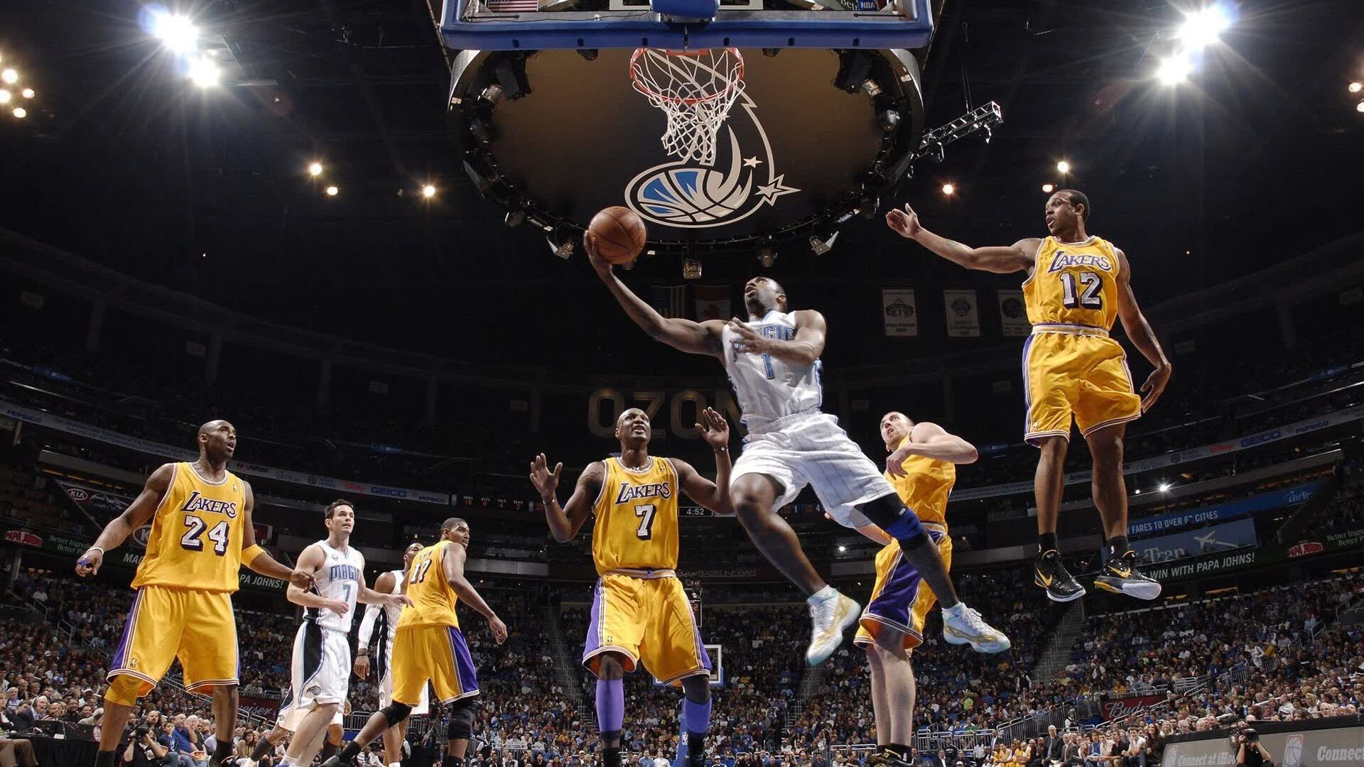 重磅!跨联赛魔幻联动,迈阿密热火门线救险助攻曼联,NBA常规赛惊现造点,里尔压哨体检终过关
